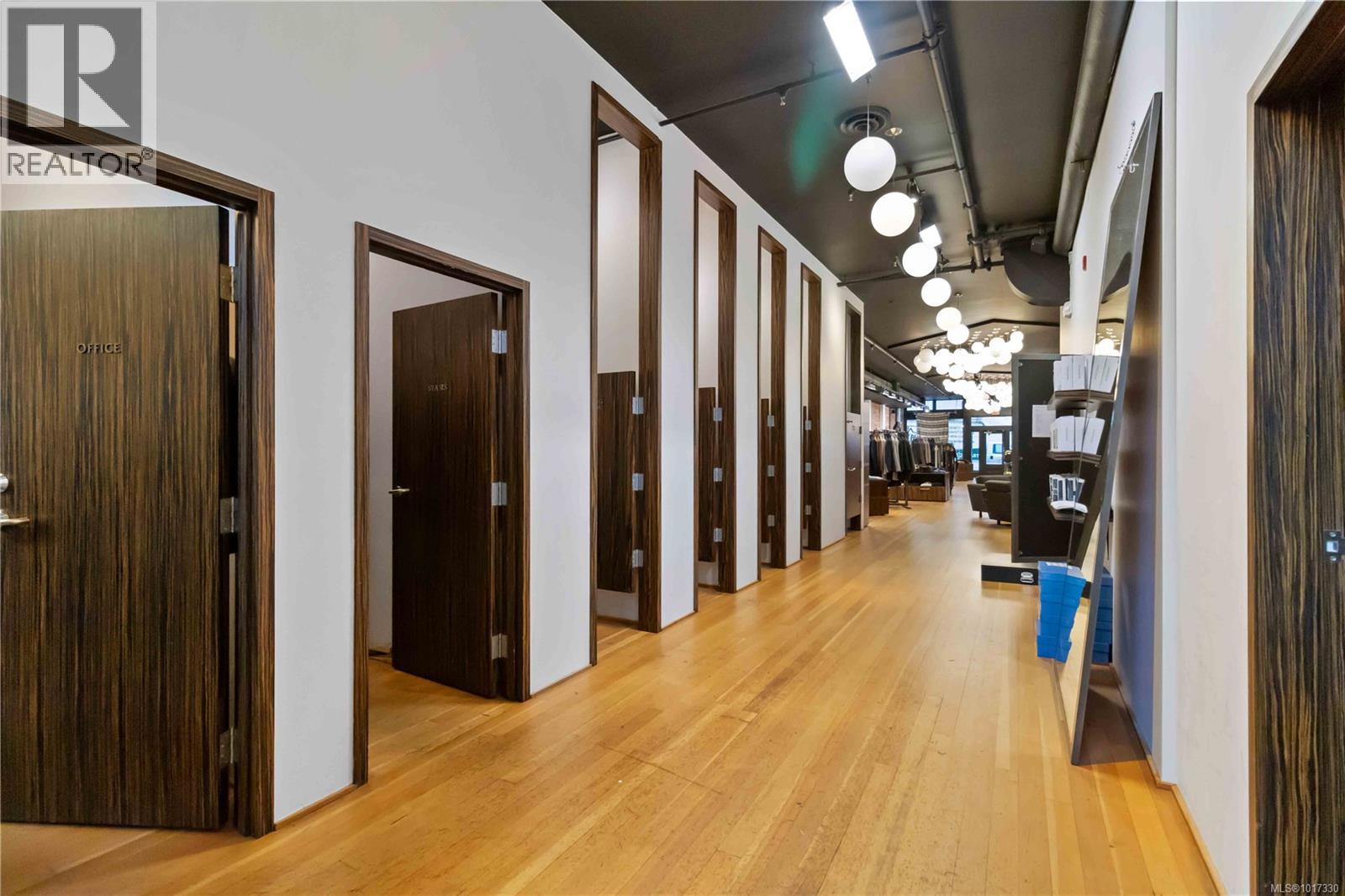 101 534 Yates St, Victoria