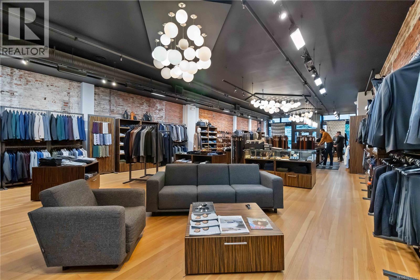 101 534 Yates St, Victoria