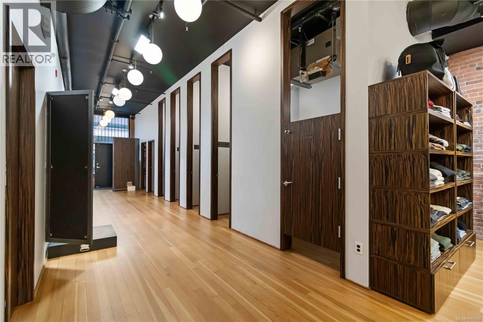 101 534 Yates St, Victoria