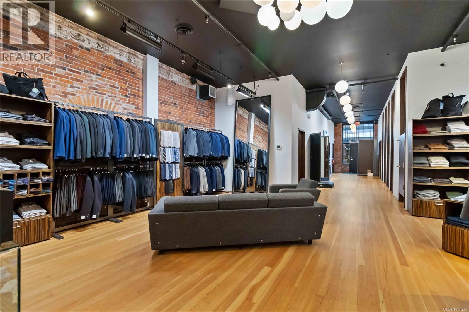 101 534 Yates St, Victoria