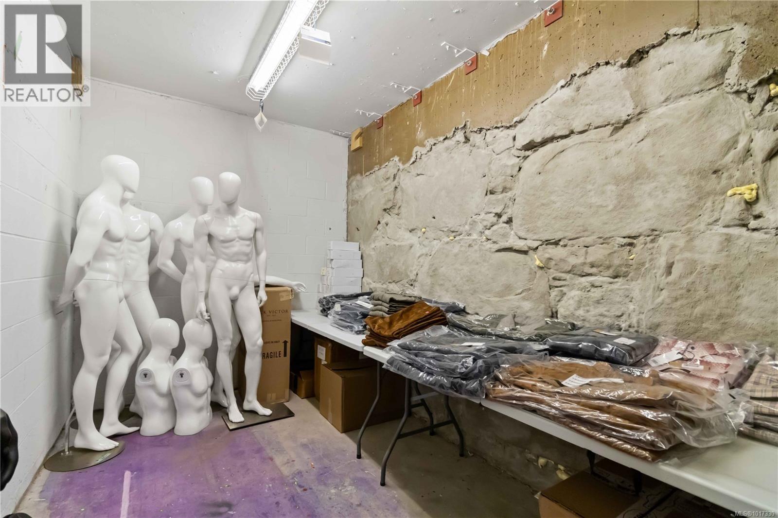 101 534 Yates St, Victoria