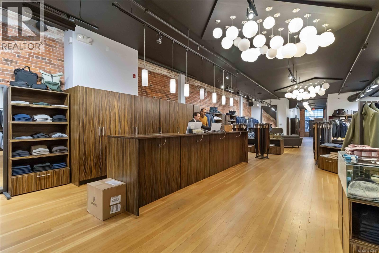 101 534 Yates St, Victoria