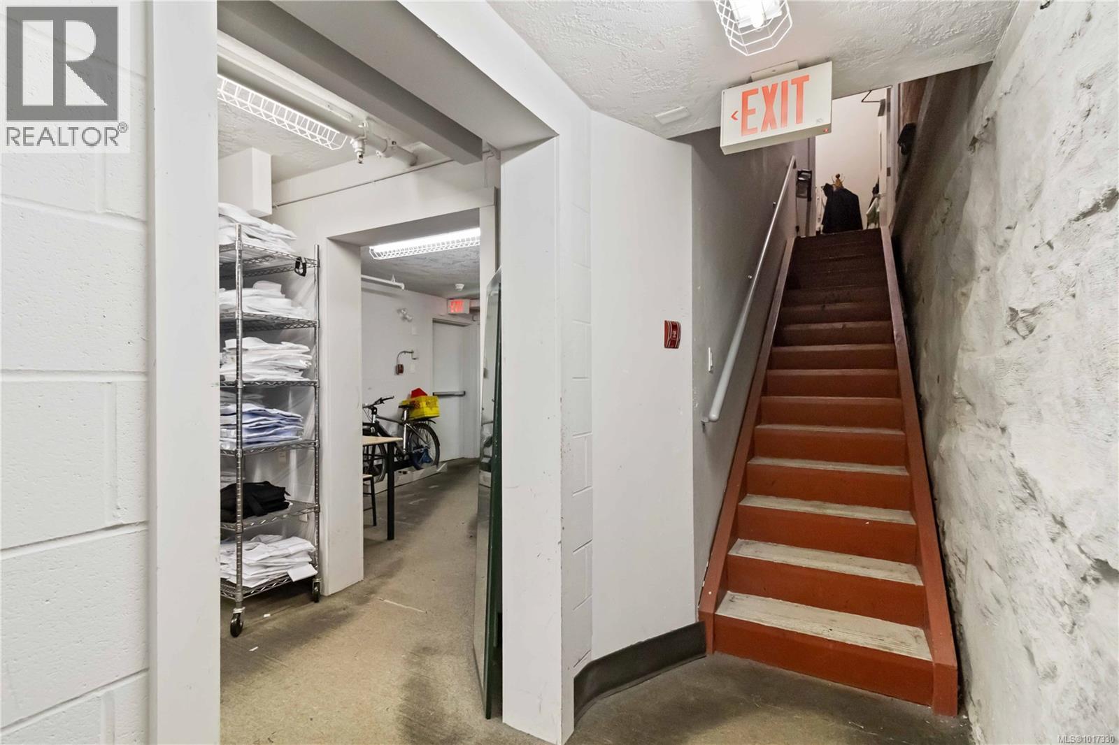 101 534 Yates St, Victoria