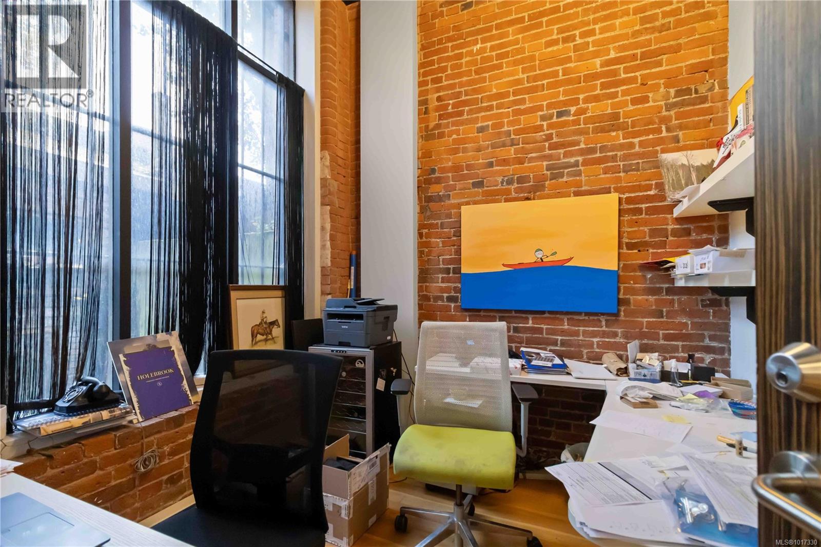 101 534 Yates St, Victoria