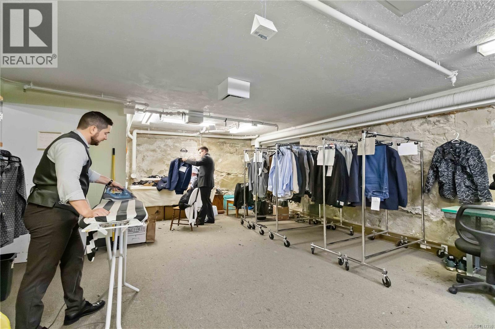 101 534 Yates St, Victoria