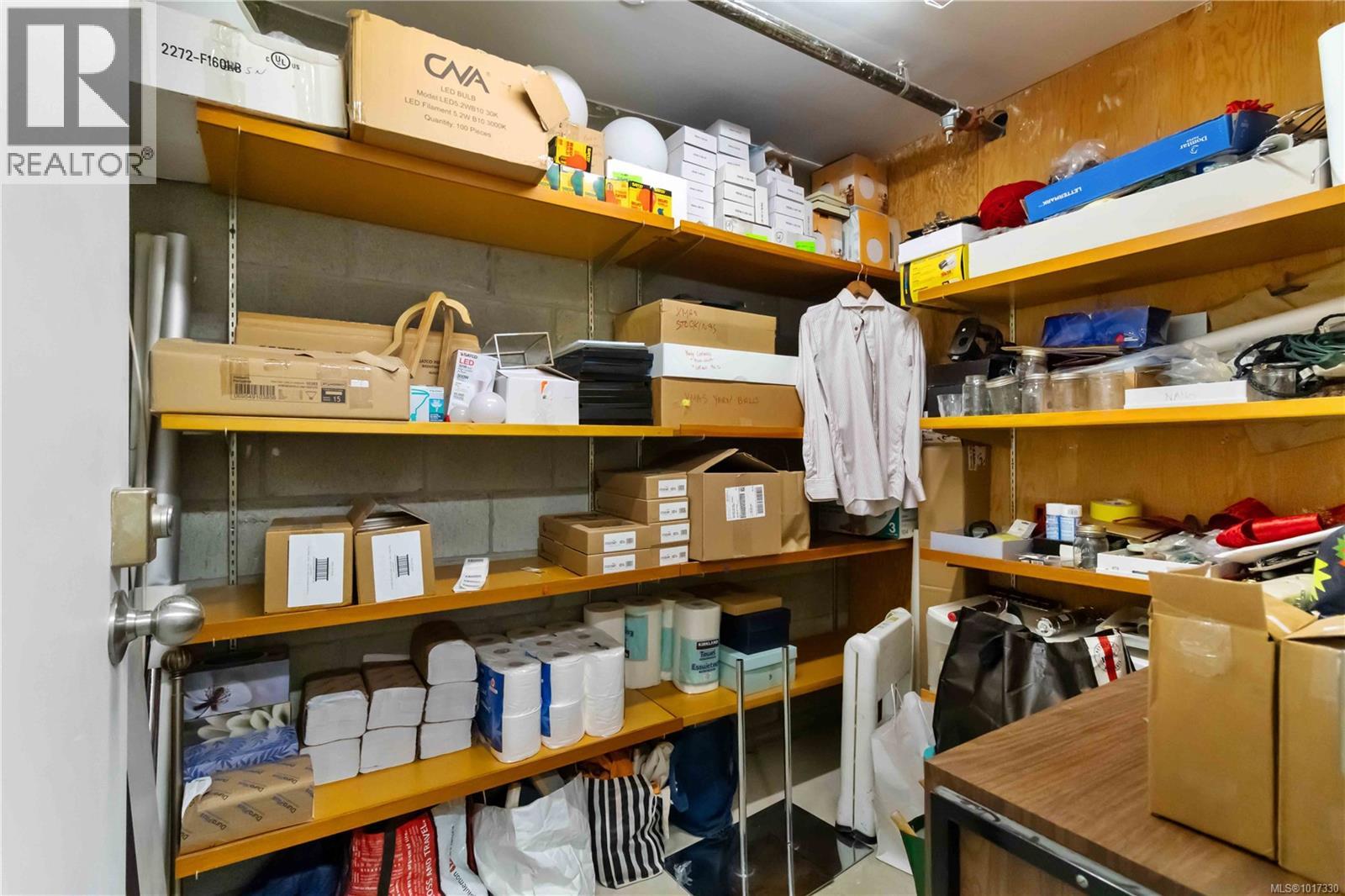 101 534 Yates St, Victoria