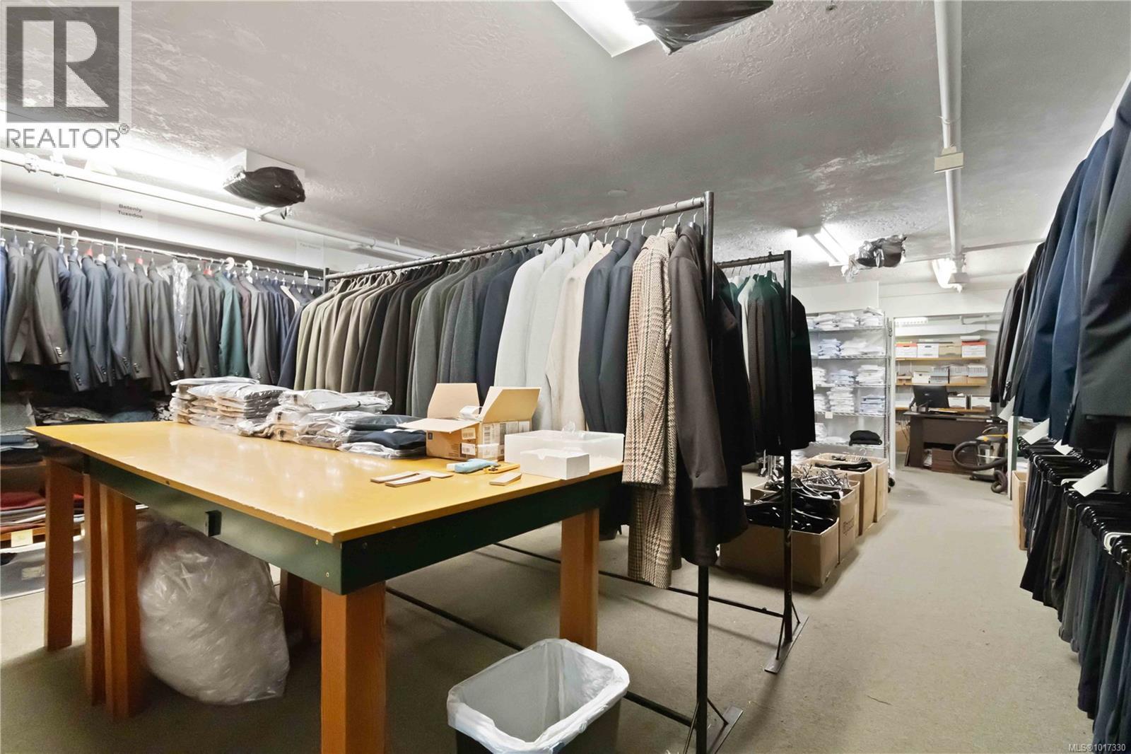 101 534 Yates St, Victoria