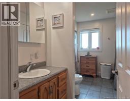 615 Rue Principale, Pointe Verte, NB E8J2P7 Photo 18