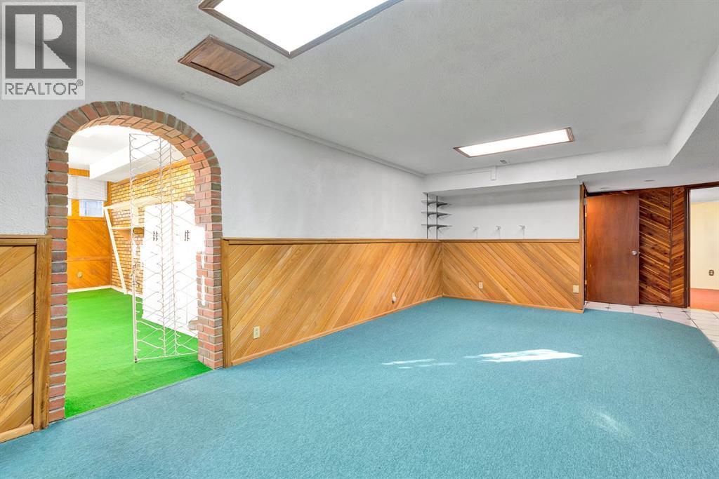Single Family House Bi-level for Sale in   Street SE Ogden Calgary 