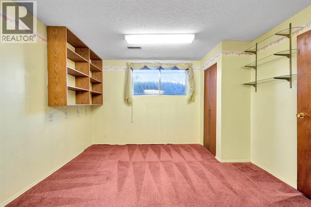 Single Family House Bi-level for Sale in   Street SE Ogden Calgary 