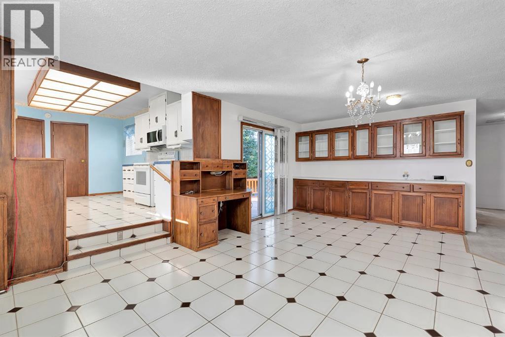 Single Family House Bi-level for Sale in   Street SE Ogden Calgary 