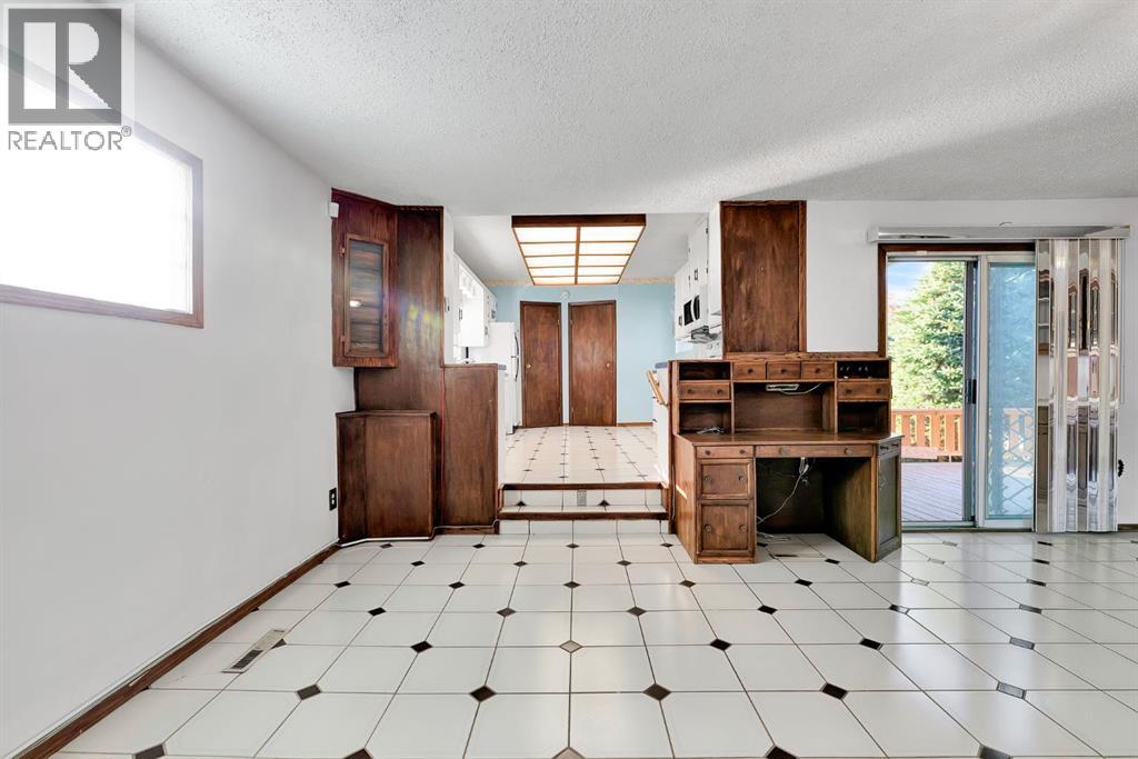 Single Family House Bi-level for Sale in   Street SE Ogden Calgary 