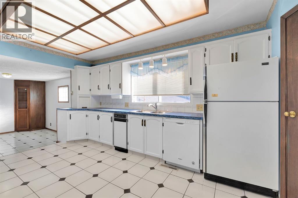 Single Family House Bi-level for Sale in   Street SE Ogden Calgary 