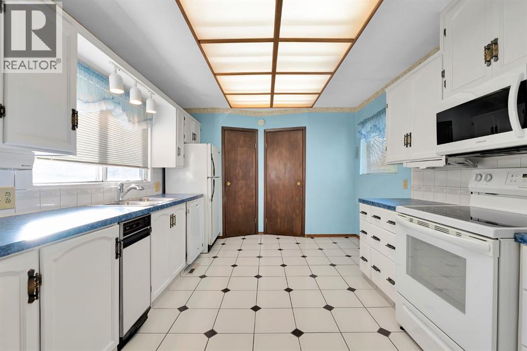 Single Family House Bi-level for Sale in   Street SE Ogden Calgary 