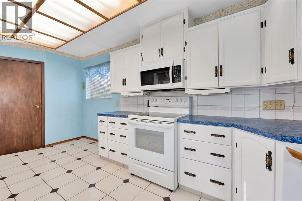 Single Family House Bi-level for Sale in   Street SE Ogden Calgary 