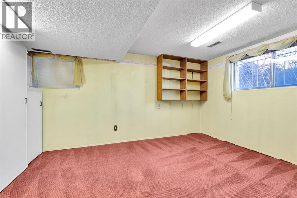 Single Family House Bi-level for Sale in   Street SE Ogden Calgary 