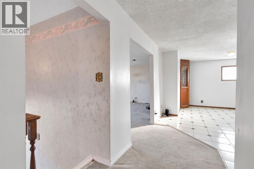 Single Family House Bi-level for Sale in   Street SE Ogden Calgary 