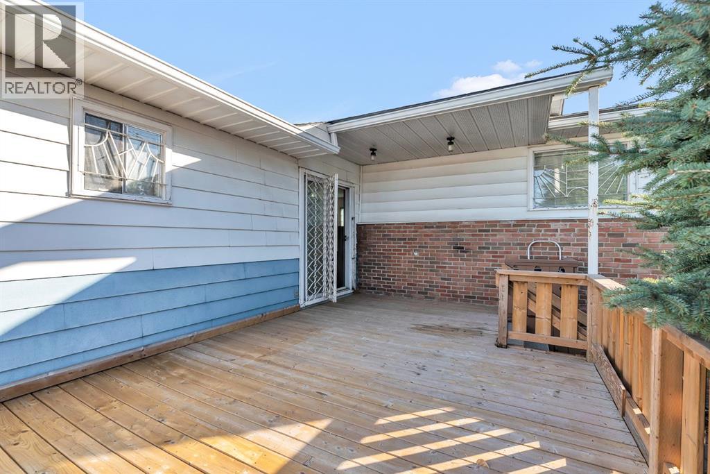 Single Family House Bi-level for Sale in   Street SE Ogden Calgary 