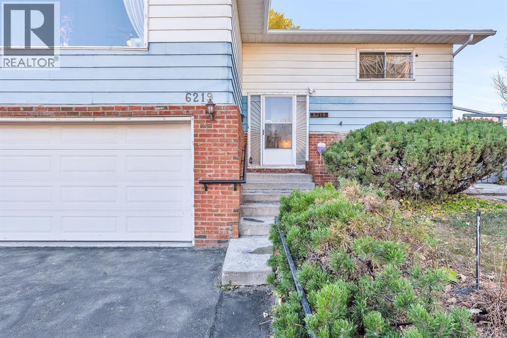 Single Family House Bi-level for Sale in   Street SE Ogden Calgary 