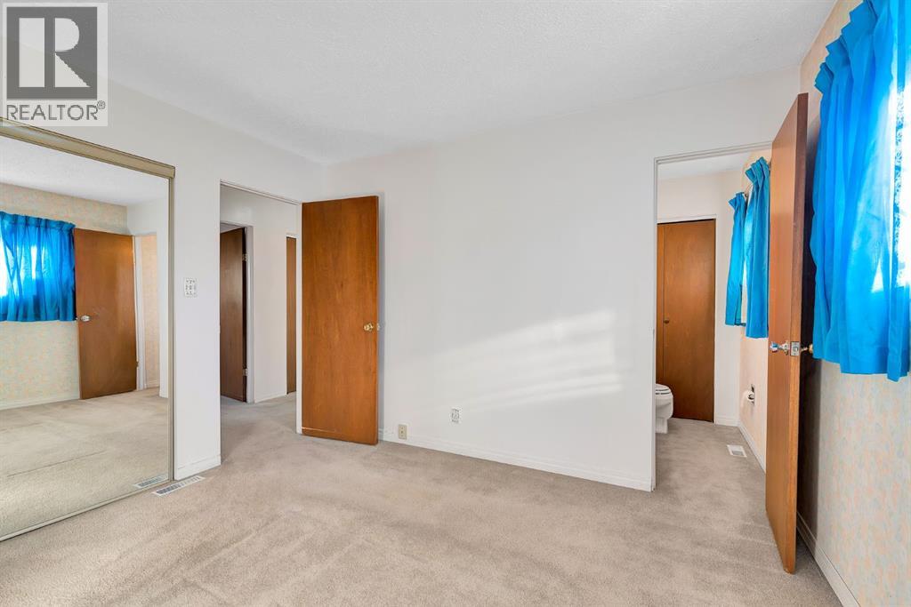 Single Family House Bi-level for Sale in   Street SE Ogden Calgary 