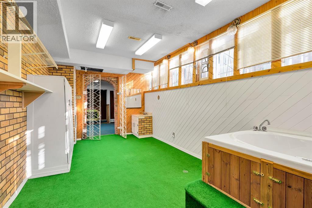 Single Family House Bi-level for Sale in   Street SE Ogden Calgary 