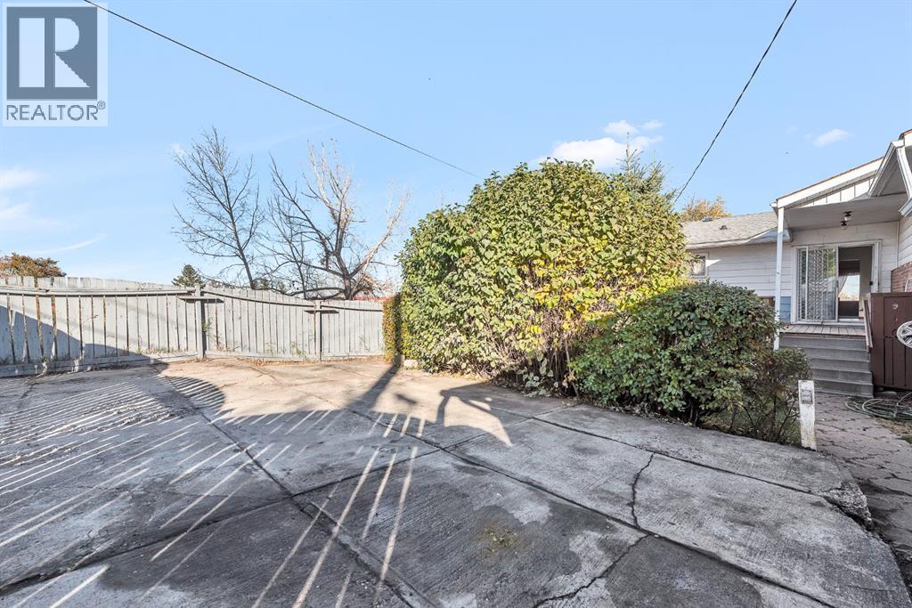 Single Family House Bi-level for Sale in   Street SE Ogden Calgary 