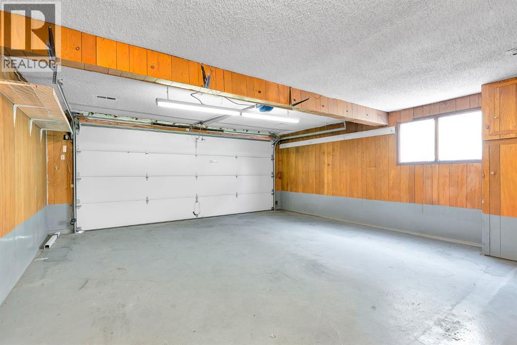 Single Family House Bi-level for Sale in   Street SE Ogden Calgary 