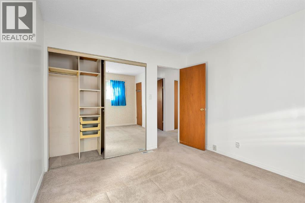 Single Family House Bi-level for Sale in   Street SE Ogden Calgary 