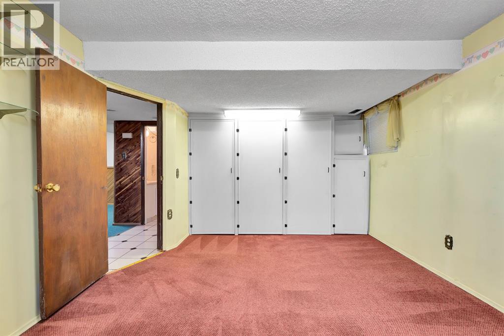 Single Family House Bi-level for Sale in   Street SE Ogden Calgary 