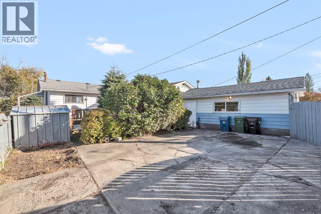 Single Family House Bi-level for Sale in   Street SE Ogden Calgary 