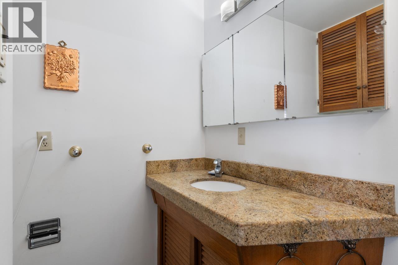 977 BELVEDERE DRIVE, North Vancouver