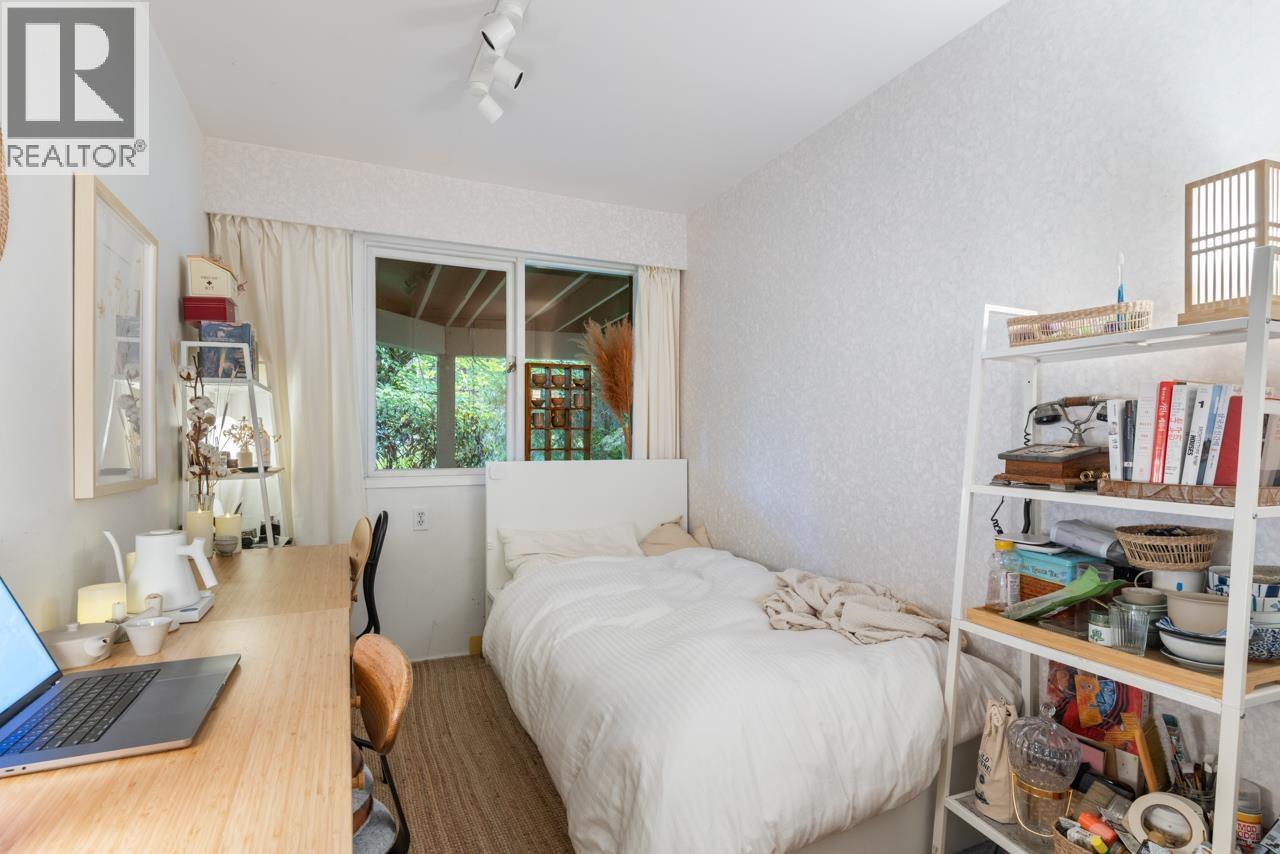 977 BELVEDERE DRIVE, North Vancouver