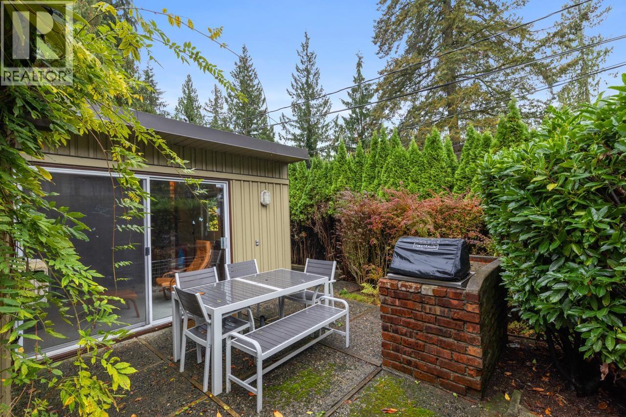 977 BELVEDERE DRIVE, North Vancouver