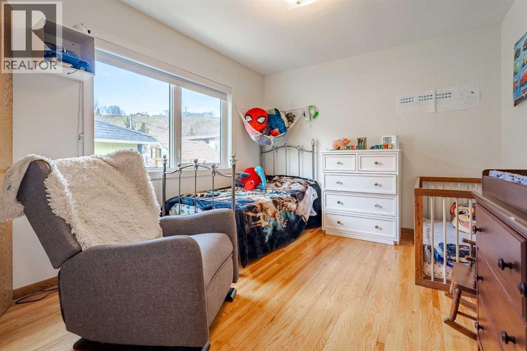 Single Family House Bungalow for Sale in   Avenue NW Sunnyside Calgary 