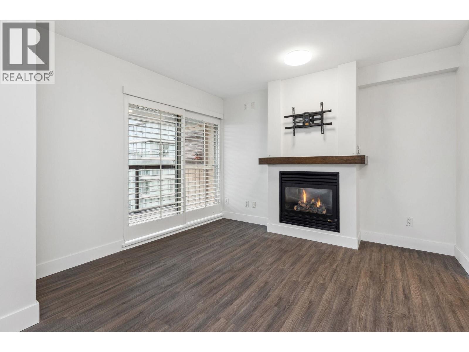 2002 989 RICHARDS Street - photo 2