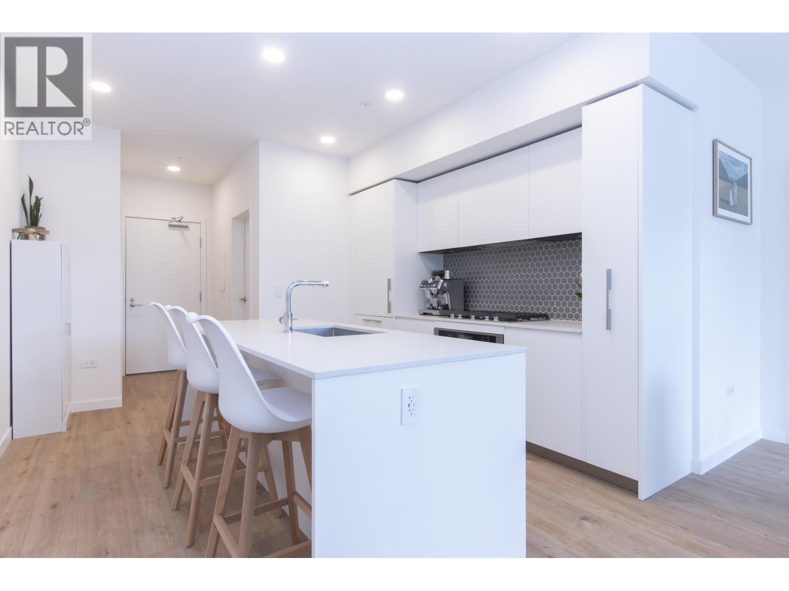 303 1500 SCOTT CRESCENT, Squamish