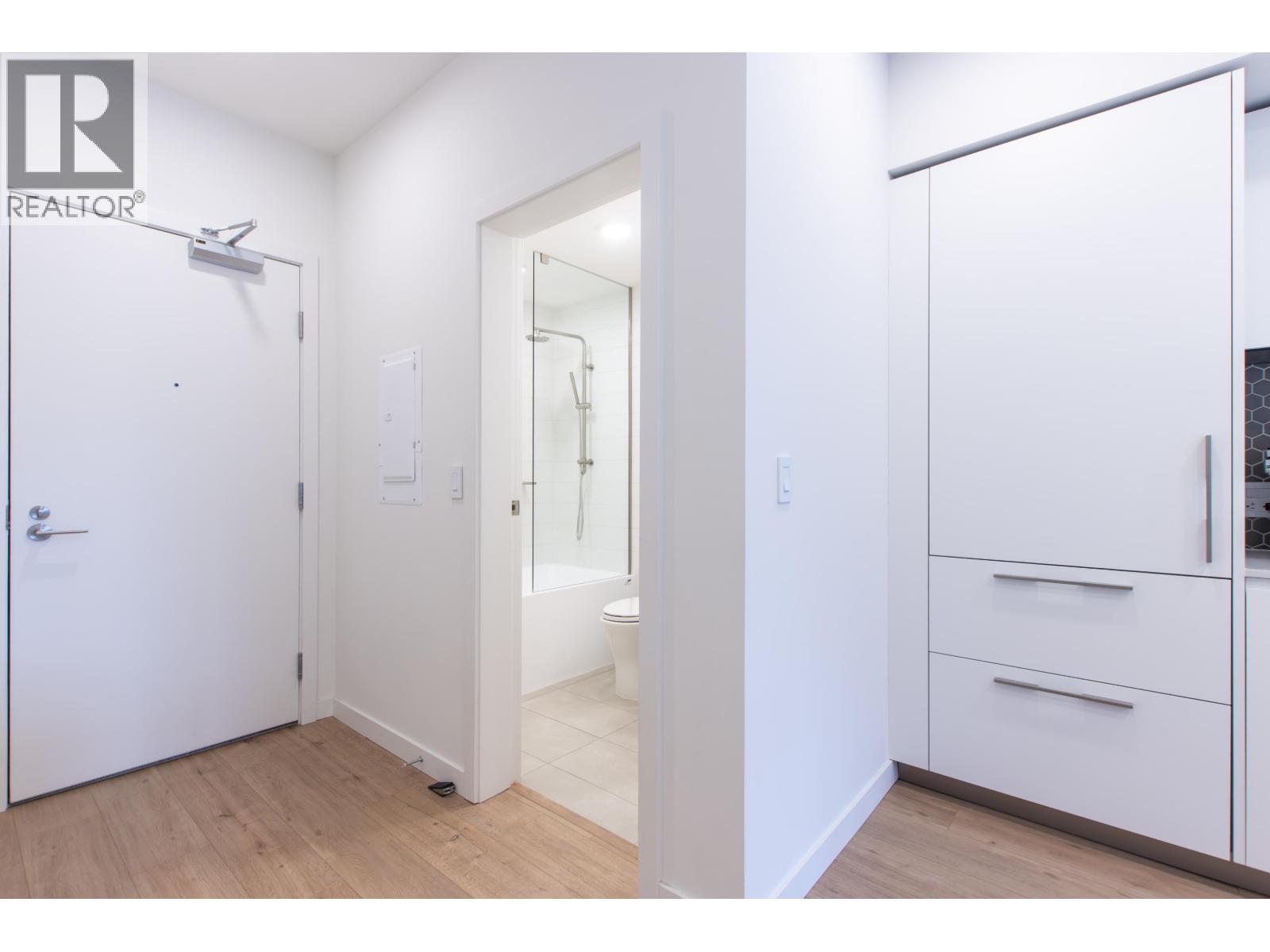 303 1500 SCOTT CRESCENT, Squamish