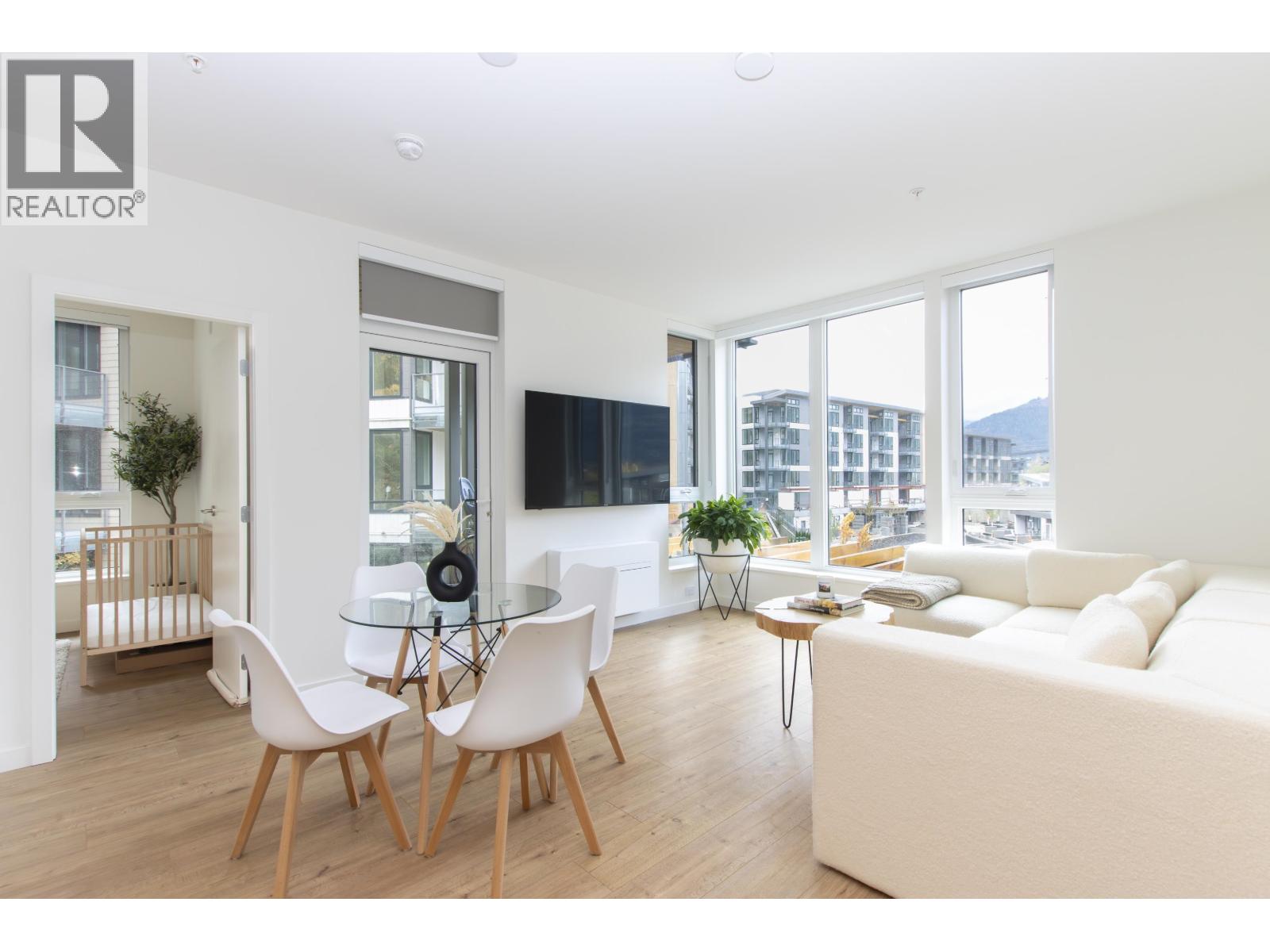 303 1500 SCOTT CRESCENT, Squamish