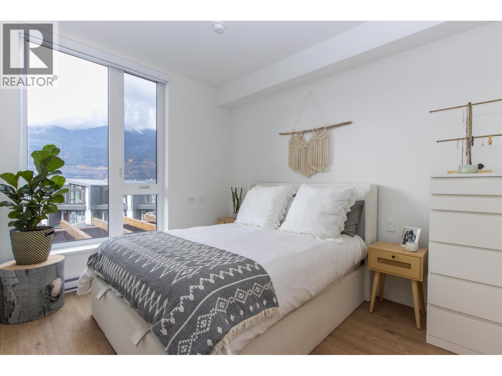 303 1500 SCOTT CRESCENT, Squamish