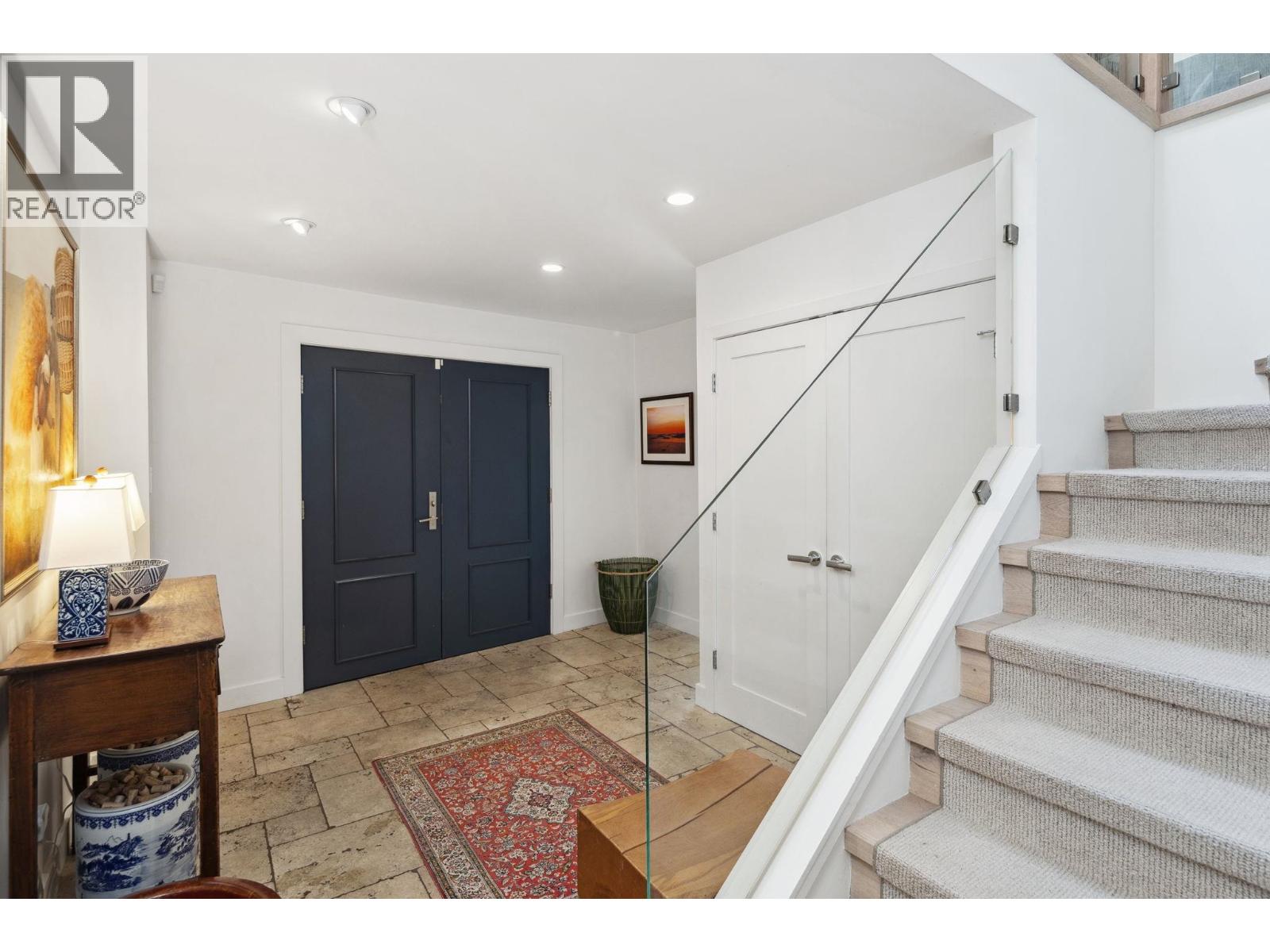 4445 STONE COURT, West Vancouver