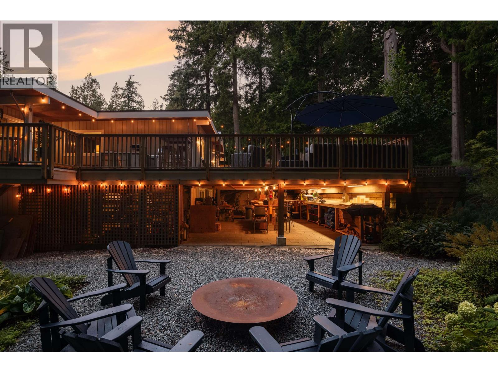 4445 STONE COURT, West Vancouver