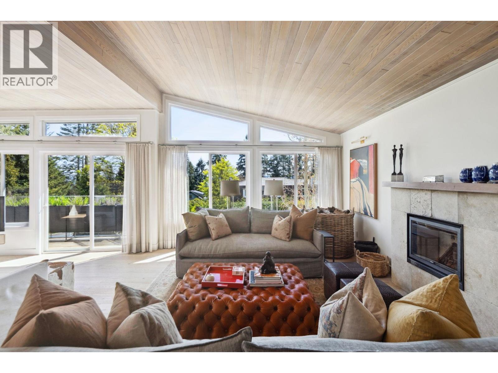 4445 STONE COURT, West Vancouver