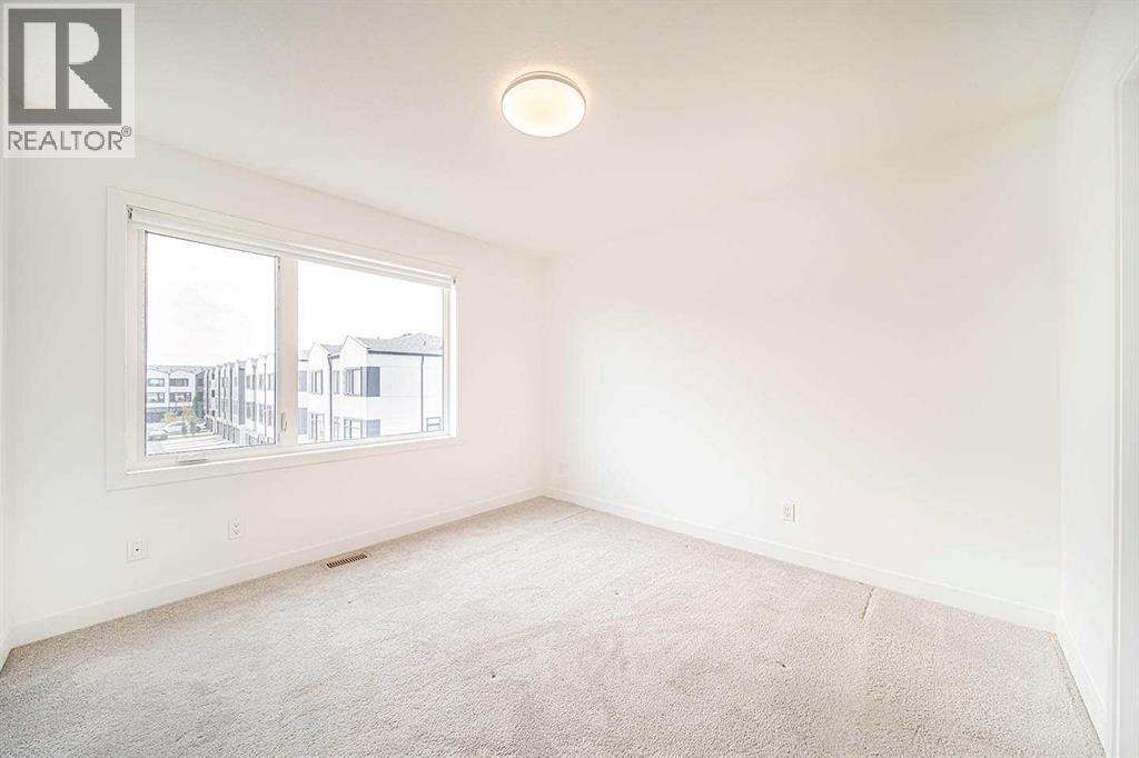 Single Family House for Sale in    Avenue SE Belvedere Calgary 