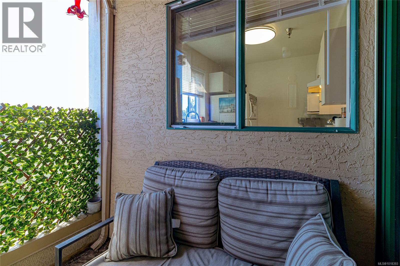 312 3460 Quadra Street, Saanich