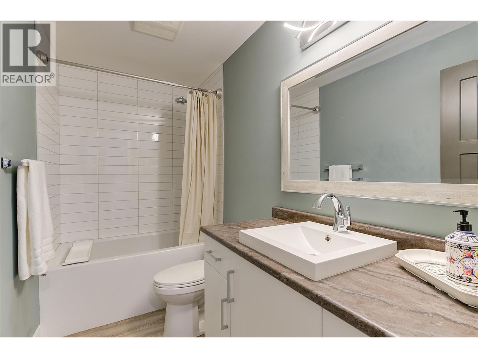  759 Carnoustie Drive, Kelowna