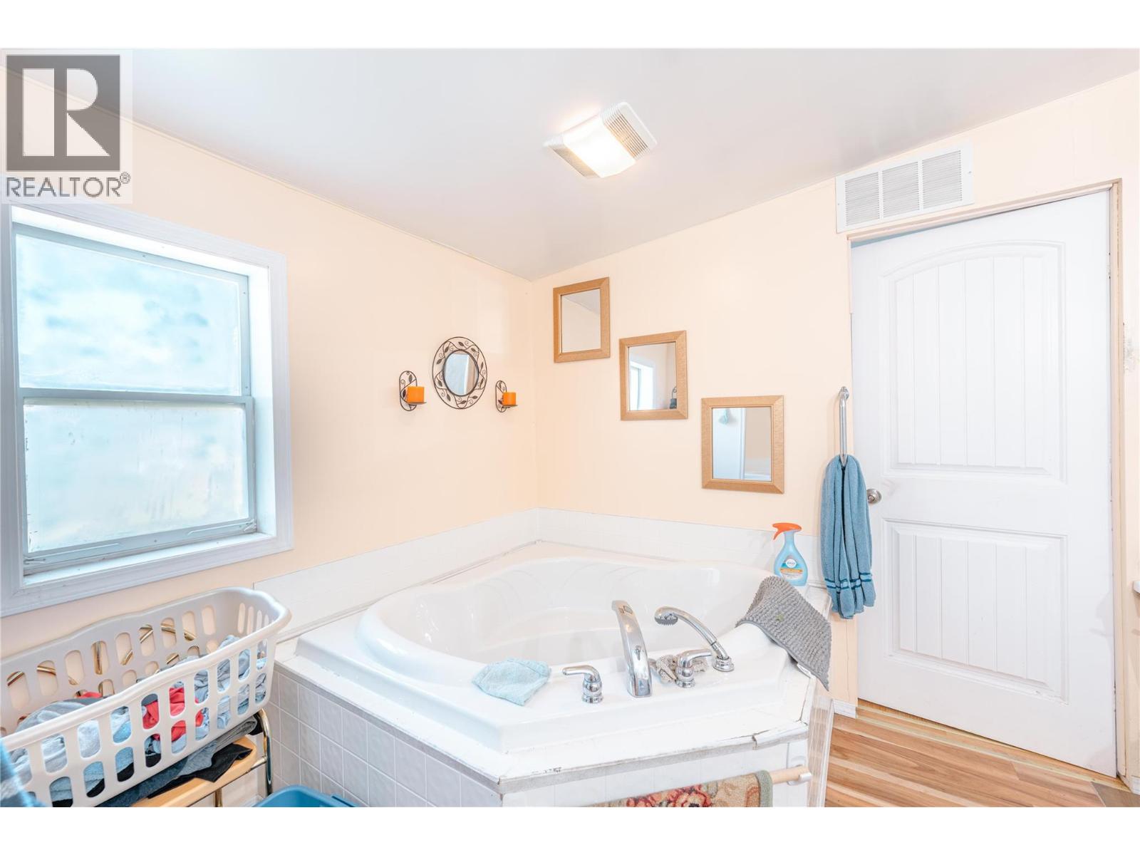 419 Edward Street, Revelstoke