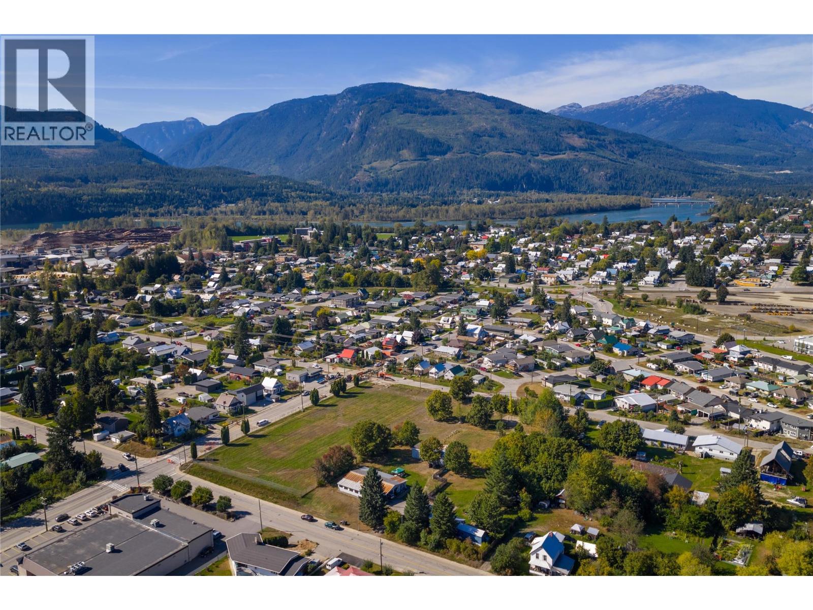 419 Edward Street, Revelstoke