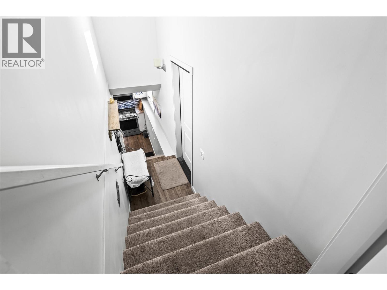  1319 Belaire Avenue, Kelowna