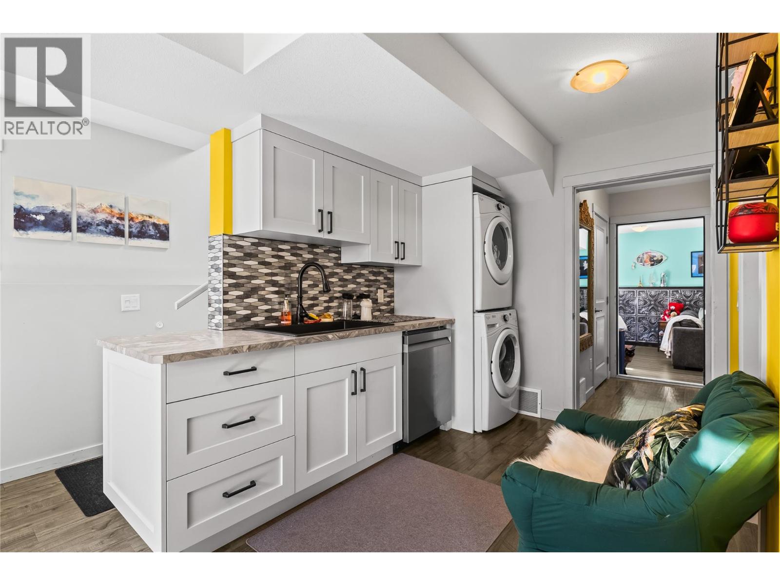  1319 Belaire Avenue, Kelowna