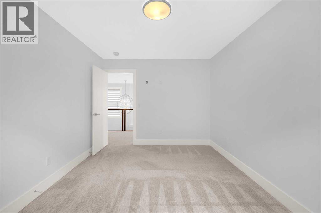 Single Family House for Sale in  Evansview Road NW Evanston Calgary 